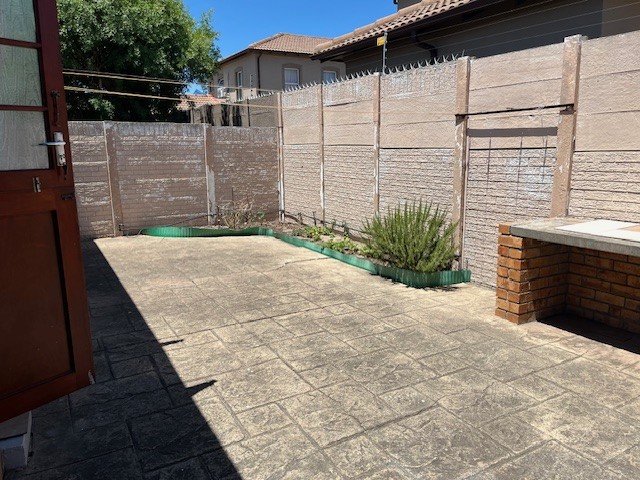 2 Bedroom Property for Sale in Table View Western Cape